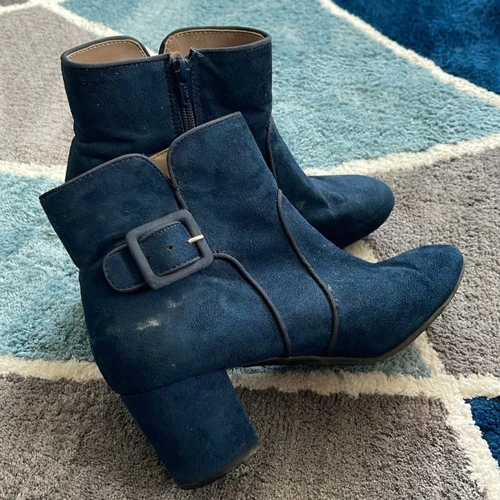 White Mountain Blue Ankle Boots